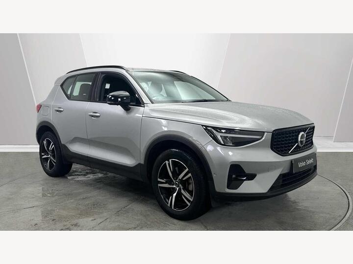 Volvo XC40 2.0 B3 MHEV Plus Dark DCT Auto Euro 6 (s/s) 5dr