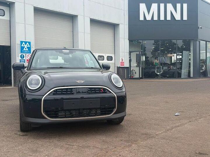 MINI Cooper Convertible 2.0S Exclusive Steptronic Euro 6 (s/s) 2dr