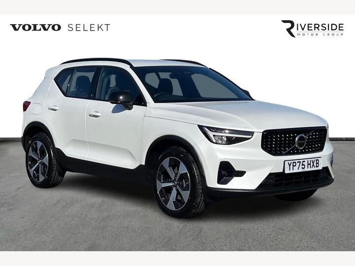 Volvo XC40 2.0 B4 MHEV Plus Dark DCT Auto Euro 6 (s/s) 5dr