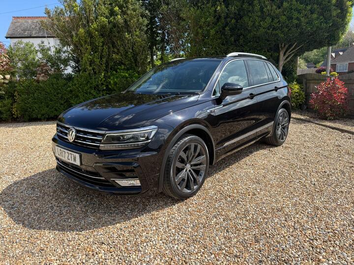 Volkswagen Tiguan 2.0 TDI BlueMotion Tech R-Line DSG 4Motion Euro 6 (s/s) 5dr Volkswagen Tiguan 2.0 TDI BlueMotion Tech R-Line DSG 4Motion Euro 6 (s/s) 5dr