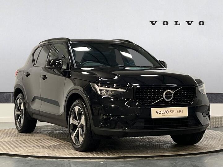 Volvo XC40 2.0 B3 MHEV Plus Dark DCT Auto Euro 6 (s/s) 5dr