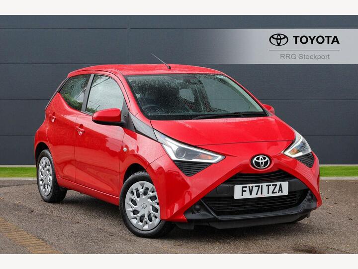 Toyota AYGO 1.0 VVT-i X-play Euro 6 (s/s) 5dr Toyota AYGO 1.0 VVT-i X-play Euro 6 (s/s) 5dr