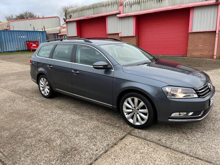 Volkswagen Passat 2.0 TDI BlueMotion Tech Highline DSG Euro 5 (s/s) 5dr