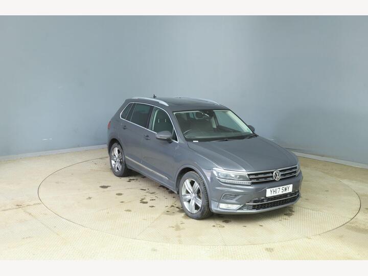 Volkswagen Tiguan 2.0 TDI BlueMotion Tech SEL DSG Euro 6 (s/s) 5dr Volkswagen Tiguan 2.0 TDI BlueMotion Tech SEL DSG Euro 6 (s/s) 5dr