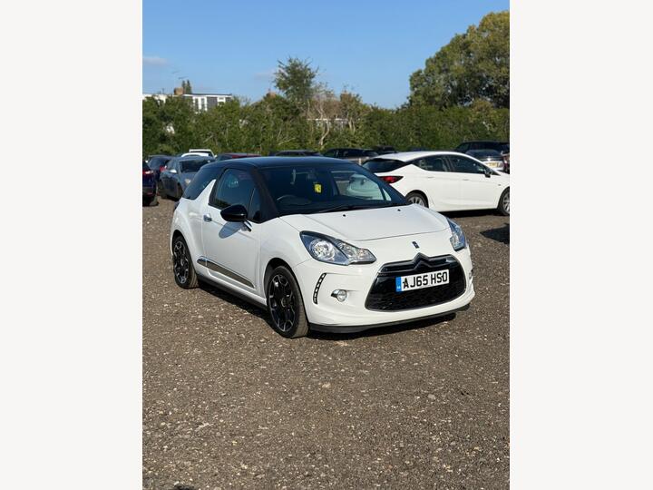 DS AUTOMOBILES DS 3 1.2 PureTech DStyle Euro 6 (s/s) 3dr DS AUTOMOBILES DS 3 1.2 PureTech DStyle Euro 6 (s/s) 3dr