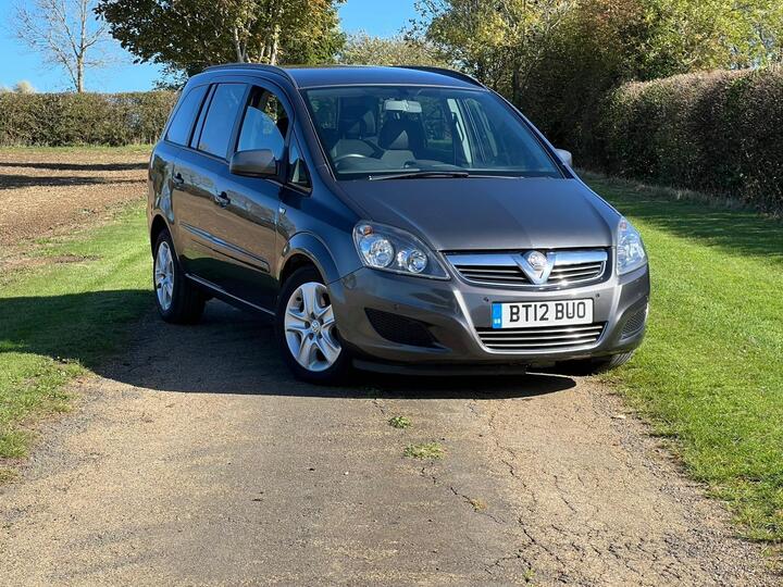 Vauxhall Zafira 1.7 CDTi EcoFLEX Exclusiv Euro 5 5dr (SNav) Vauxhall Zafira 1.7 CDTi EcoFLEX Exclusiv Euro 5 5dr (SNav)
