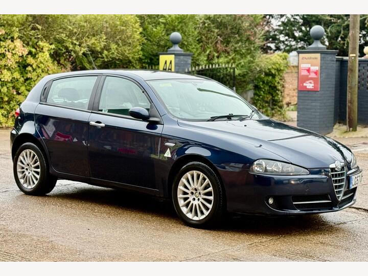 Alfa Romeo 147 1.6 T.Spark Lusso 5dr