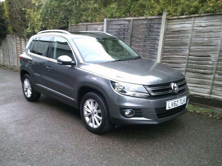 Volkswagen Tiguan 2.0 TDI BlueMotion Tech SE DSG 4WD Euro 5 (s/s) 5dr