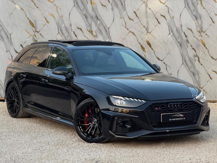 Audi RS4 Avant 2.9 TFSI V6 Carbon Black Tiptronic Quattro Euro 6 (s/s) 5dr Audi RS4 Avant 2.9 TFSI V6 Carbon Black Tiptronic Quattro Euro 6 (s/s) 5dr
