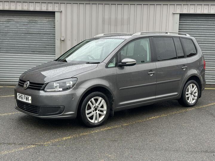 Volkswagen TOURAN 2.0 TDI SE DSG Euro 5 5dr Volkswagen TOURAN 2.0 TDI SE DSG Euro 5 5dr