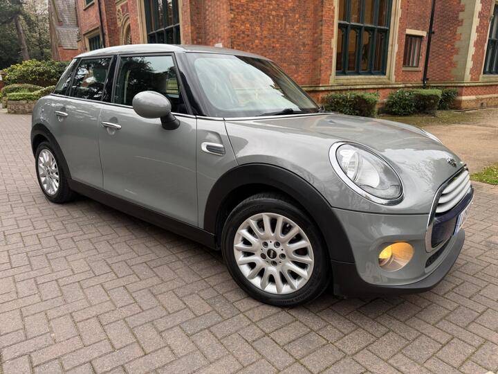 MINI Hatch 1.5 Cooper Auto Euro 6 (s/s) 5dr
