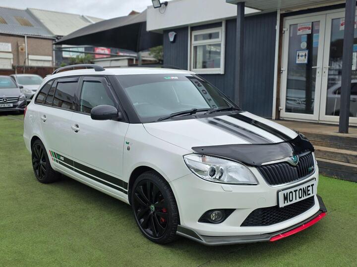 Skoda FABIA 1.4 TSI VRS DSG Euro 5 5dr Skoda FABIA 1.4 TSI VRS DSG Euro 5 5dr