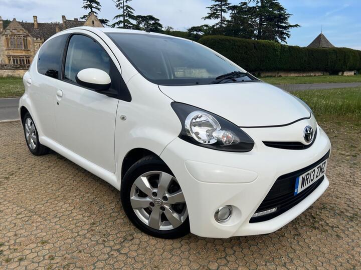 Toyota AYGO 1.0 VVT-i Fire Euro 5 5dr