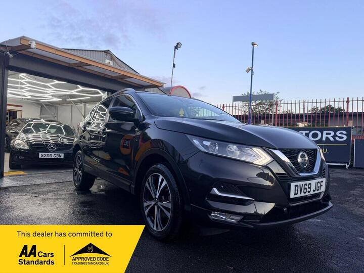 Nissan Qashqai 1.3 DIG-T N-Connecta Euro 6 (s/s) 5dr