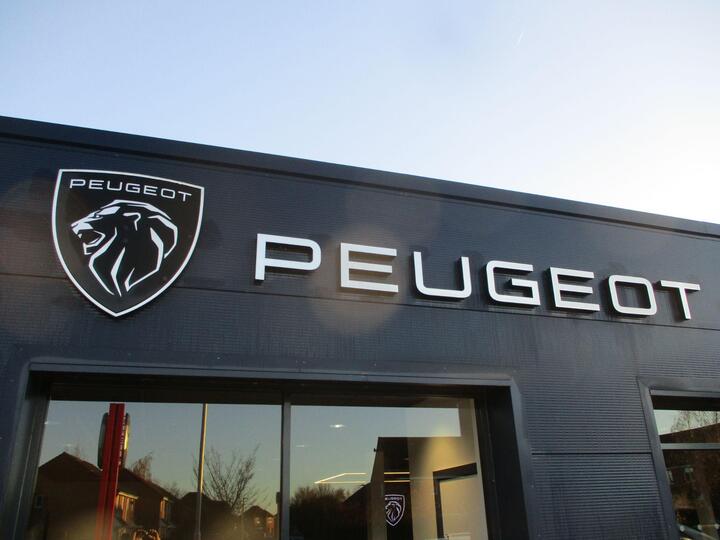 Peugeot E-208 50kWh Allure Auto 5dr (7.4kW Charger)