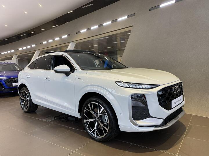 Audi Q3 1.5 E-hybrid S Line Sportback S Tronic Euro 6 (s/s) 5dr 26kWh