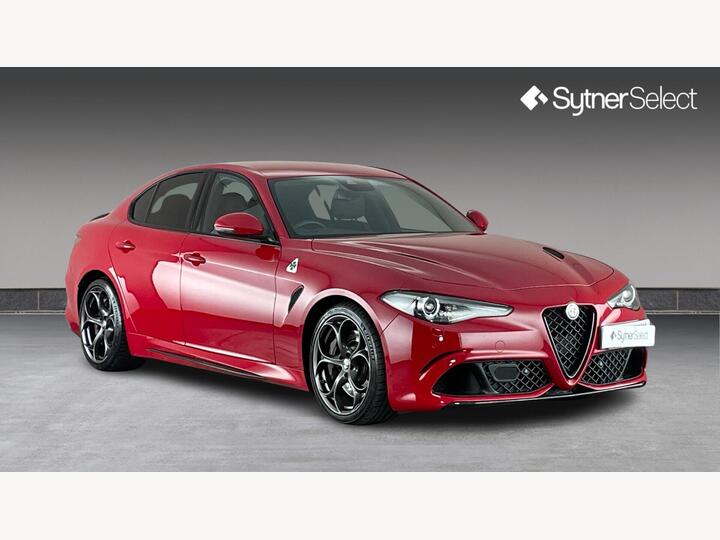 Alfa Romeo Giulia 2.9 V6 Bi-Turbo Quadrifoglio Auto Euro 6 (s/s) 4dr Alfa Romeo Giulia 2.9 V6 Bi-Turbo Quadrifoglio Auto Euro 6 (s/s) 4dr