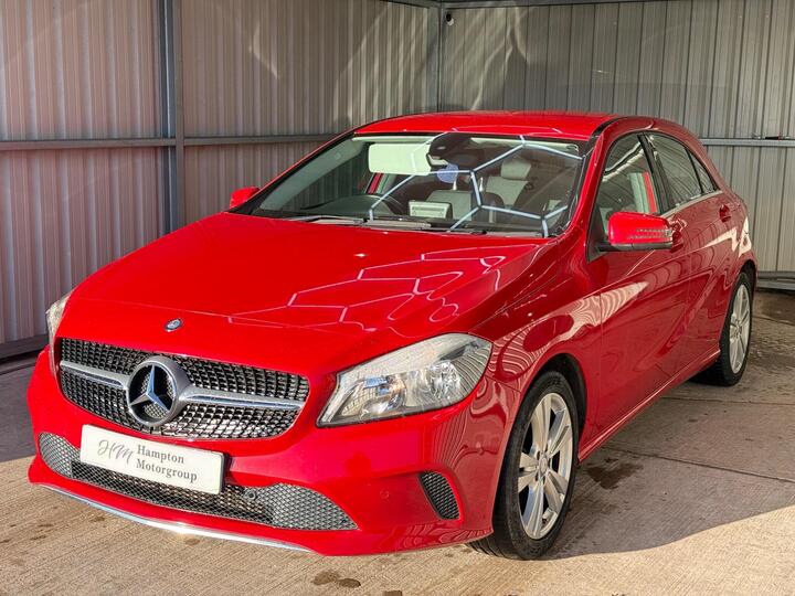 Mercedes-Benz A Class 1.5 A180d Sport (Executive) 7G-DCT Euro 6 (s/s) 5dr Mercedes-Benz A Class 1.5 A180d Sport (Executive) 7G-DCT Euro 6 (s/s) 5dr