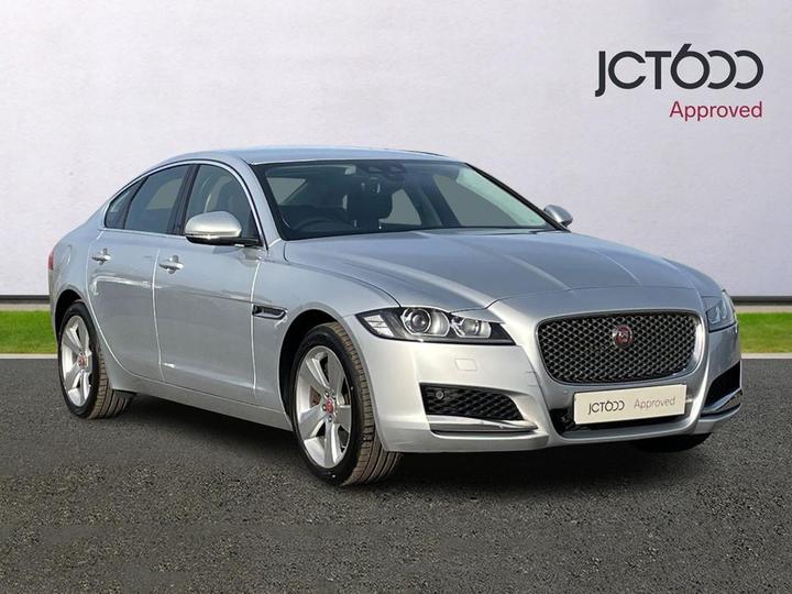 Jaguar XF 2.0i Portfolio Auto AWD Euro 6 (s/s) 4dr