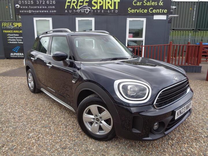 MINI Countryman 1.5 Cooper Classic Steptronic Euro 6 (s/s) 5dr MINI Countryman 1.5 Cooper Classic Steptronic Euro 6 (s/s) 5dr