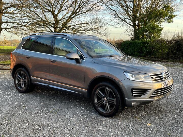 Volkswagen Touareg 3.0 TDI V6 BlueMotion Tech R-Line Tiptronic 4WD Euro 6 (s/s) 5dr