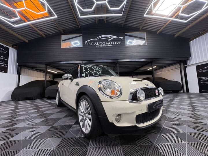 MINI HATCH 1.6 Cooper Mayfair Steptronic Euro 5 3dr