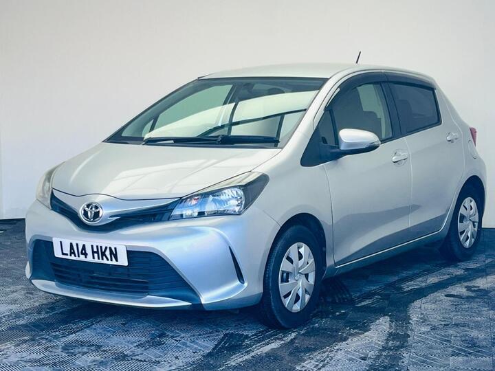 Toyota Yaris 1.33 Dual VVT-i Icon Multidrive S Euro 5 5dr Euro 5 Toyota Yaris 1.33 Dual VVT-i Icon Multidrive S Euro 5 5dr Euro 5