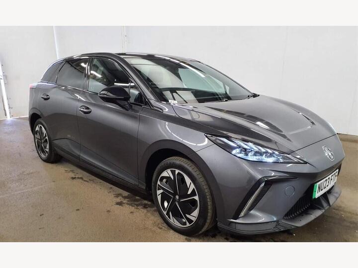 MG MG 4 64kWh Trophy Long Range Auto 5dr