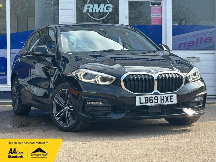 BMW 1 SERIES 2.0 118d Sport Auto Euro 6 (s/s) 5dr BMW 1 SERIES 2.0 118d Sport Auto Euro 6 (s/s) 5dr