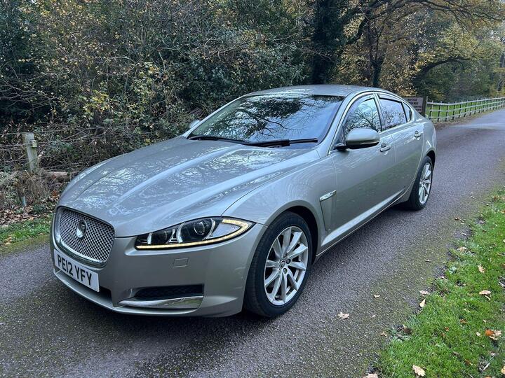 Jaguar XF 3.0d V6 Luxury Auto Euro 5 4dr