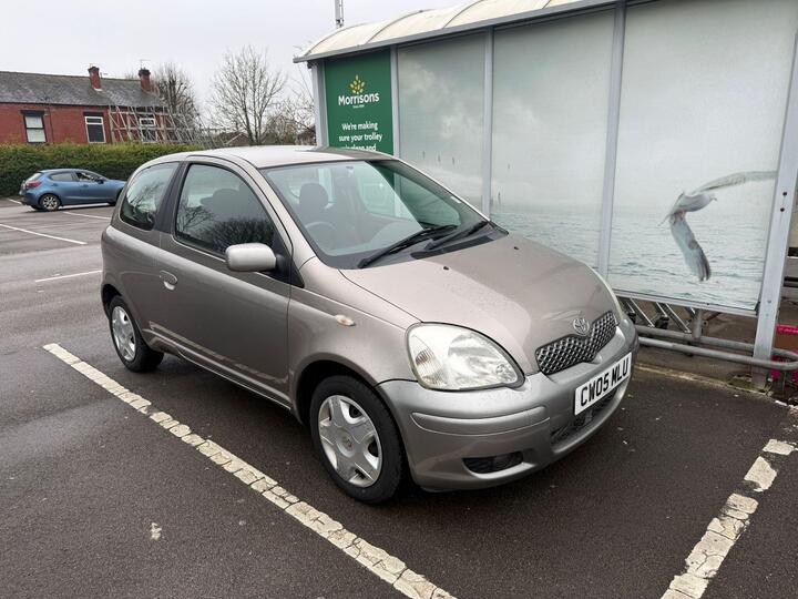Toyota Yaris 1.0 VVT-i Colour Collection 3dr