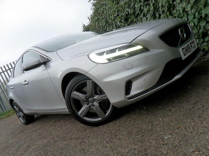 Volvo V40 1.5 T2 R-Design Edition Auto Euro 6 (s/s) 5dr