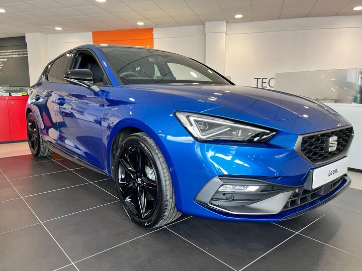 SEAT Leon 1.5 ETSI MHEV FR Black Edition DSG Euro 6 (s/s) 5dr