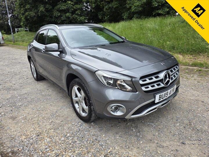 Mercedes-Benz GLA 1.6 GLA200 Sport (Executive) Euro 6 (s/s) 5dr Mercedes-Benz GLA 1.6 GLA200 Sport (Executive) Euro 6 (s/s) 5dr