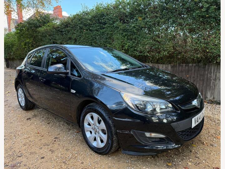 Vauxhall Astra 1.6 CDTi EcoFLEX Design Euro 6 (s/s) 5dr Vauxhall Astra 1.6 CDTi EcoFLEX Design Euro 6 (s/s) 5dr