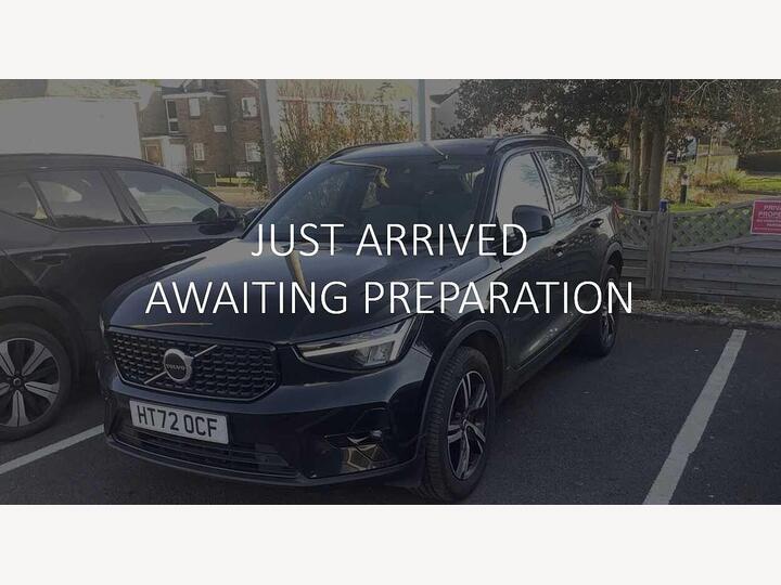 Volvo XC40 2.0 B3 MHEV Plus Dark DCT Auto Euro 6 (s/s) 5dr
