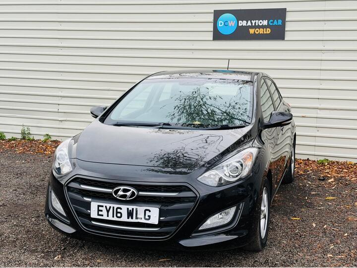 Hyundai I30 1.6 CRDi Blue Drive SE Nav Euro 6 (s/s) 5dr Hyundai I30 1.6 CRDi Blue Drive SE Nav Euro 6 (s/s) 5dr