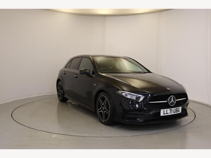 Mercedes-Benz A Class 2.0 A180d AMG Line Edition (Premium) 8G-DCT Euro 6 (s/s) 5dr