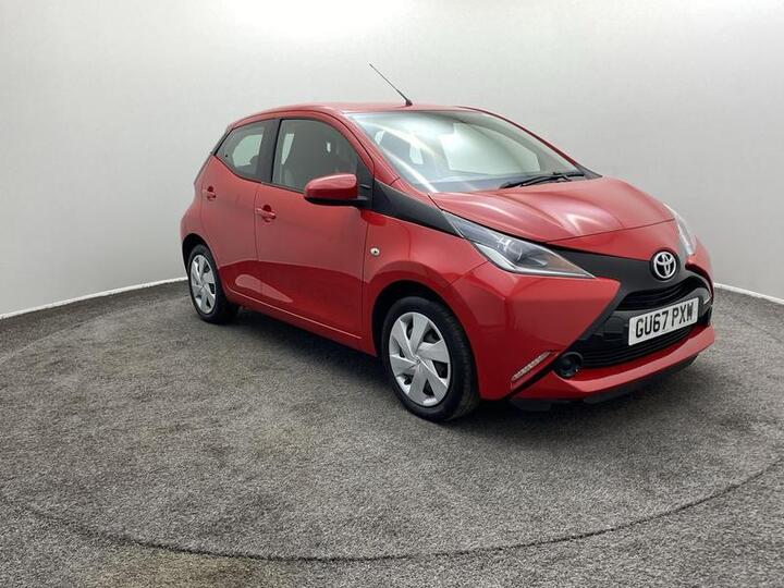 Toyota AYGO 1.0 VVT-i X-play X-shift Euro 6 5dr Toyota AYGO 1.0 VVT-i X-play X-shift Euro 6 5dr