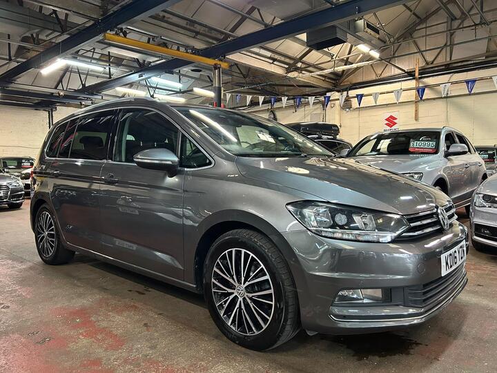 Volkswagen Touran 2.0 TDI BlueMotion Tech SEL Euro 6 (s/s) 5dr