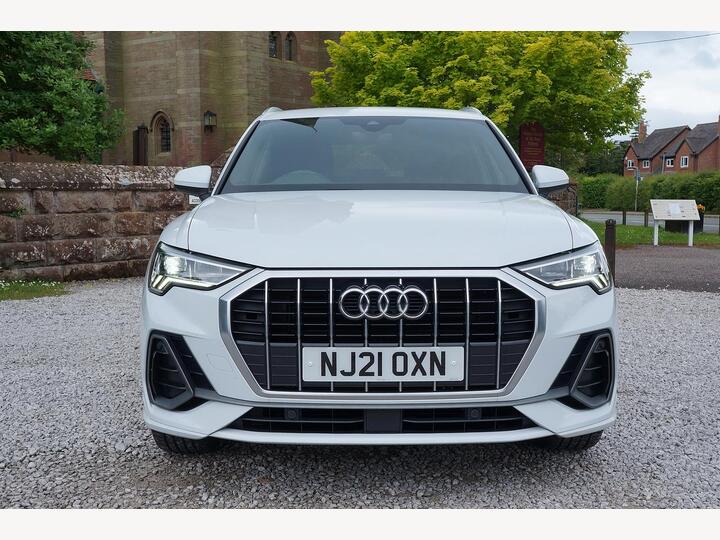Audi Q3 1.5 TFSI CoD 35 S Line Euro 6 (s/s) 5dr