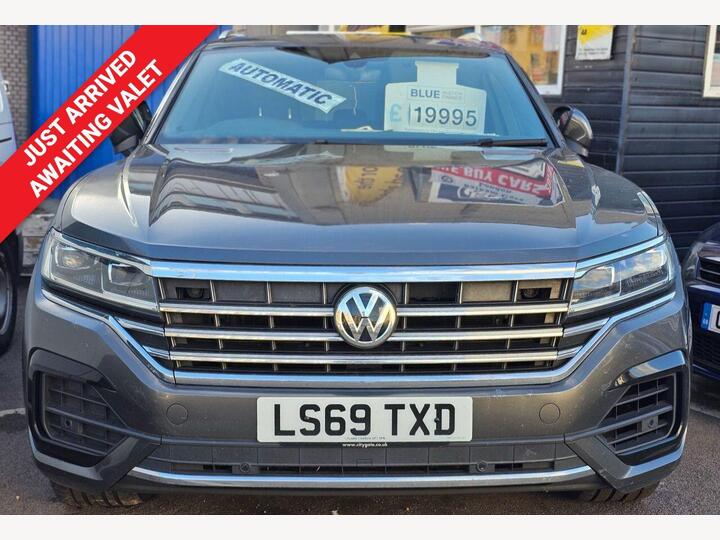 Volkswagen TOUAREG 3.0 TDI V6 R-Line Tech Tiptronic 4Motion Euro 6 (s/s) 5dr