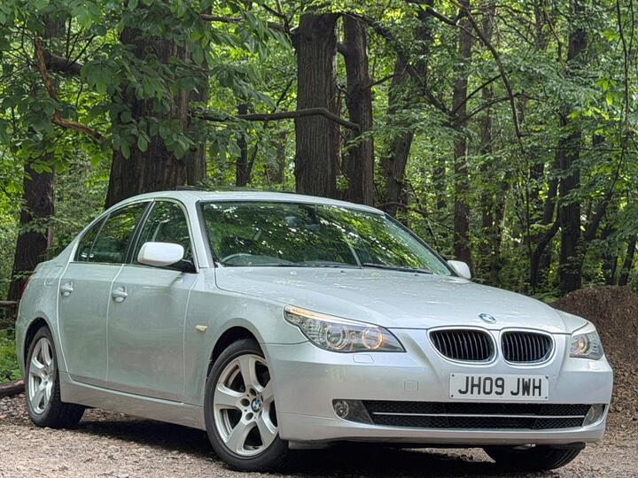 BMW 5 Series 2.0 520d SE Business Edition Steptronic Euro 4 4dr