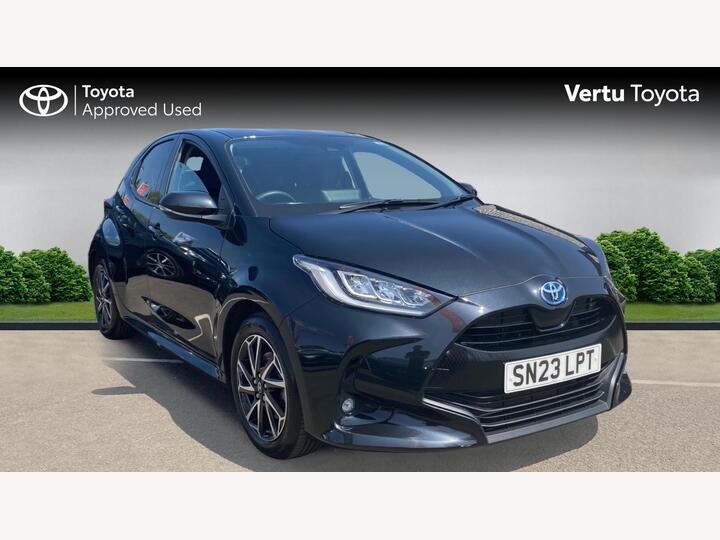 Toyota Yaris 1.5 VVT-h Design E-CVT Euro 6 (s/s) 5dr