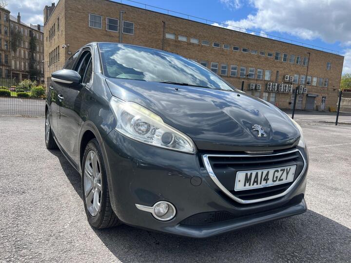 Peugeot 208 1.2 VTi Allure Euro 5 5dr