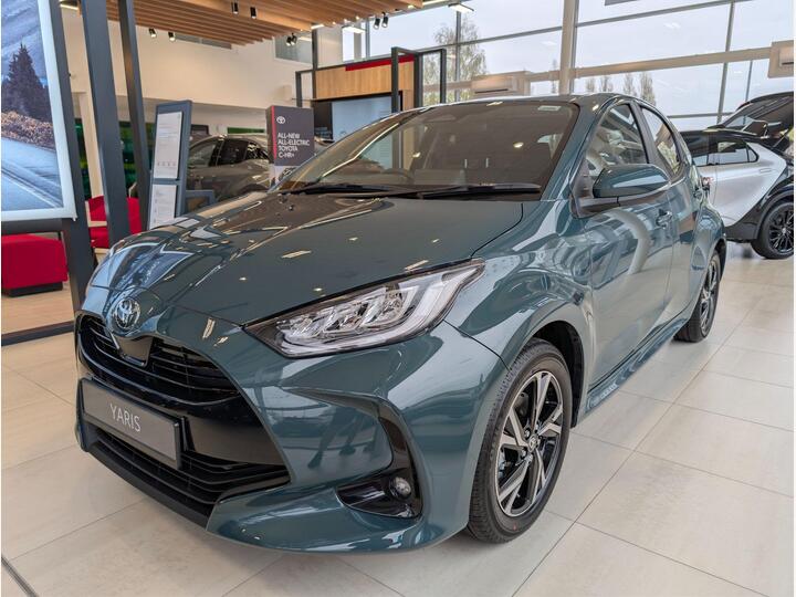 Toyota Yaris 1.5 VVT-h Design E-CVT Euro 6 (s/s) 5dr