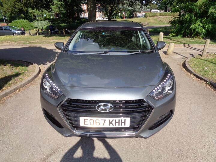 Hyundai I40 1.7 CRDi Blue Drive S Euro 6 (s/s) 4dr Hyundai I40 1.7 CRDi Blue Drive S Euro 6 (s/s) 4dr