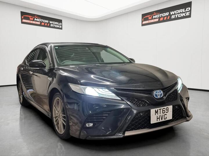 Toyota Camry 2.5 VVT-h Design CVT Euro 6 (s/s) 4dr
