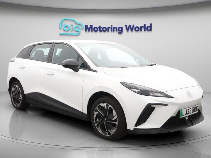 MG MG4 64kWh SE Long Range Auto 5dr