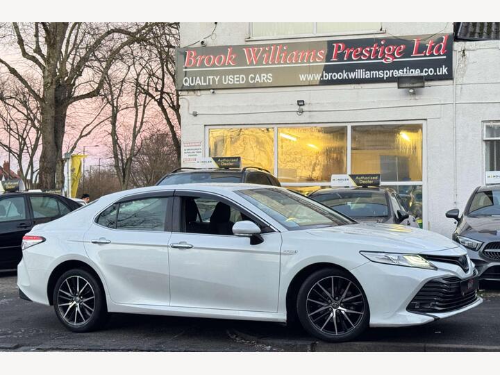 Toyota Camry 2.5 VVT-h Design Saloon 4dr Petrol Hybrid CVT Euro 6 (s/s) (218 Ps)